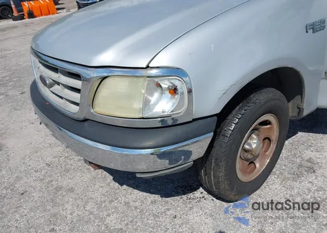 2002 Ford F-150 Xl/Xlt z USA, uszkodzony, nr VIN 2FTRF17202CA49536